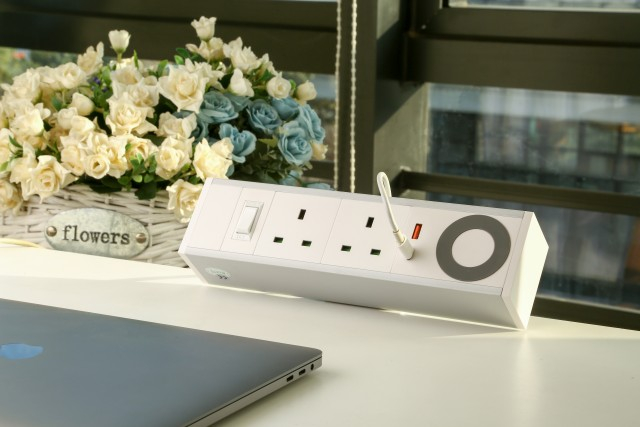 Cube 8-Wireless Charging