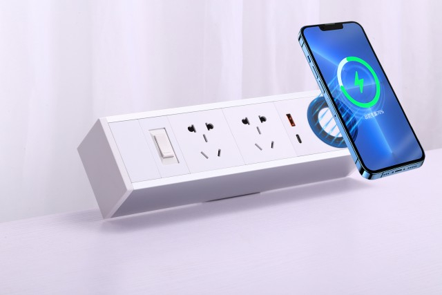 Cube 8-Wireless Charging